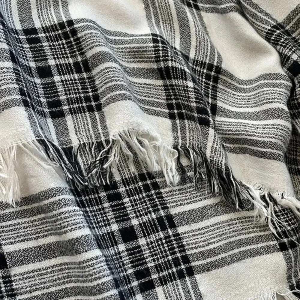 Elan-Brie black and white plaid top with fringed hemline size Large NEW - Picture 7 of 9